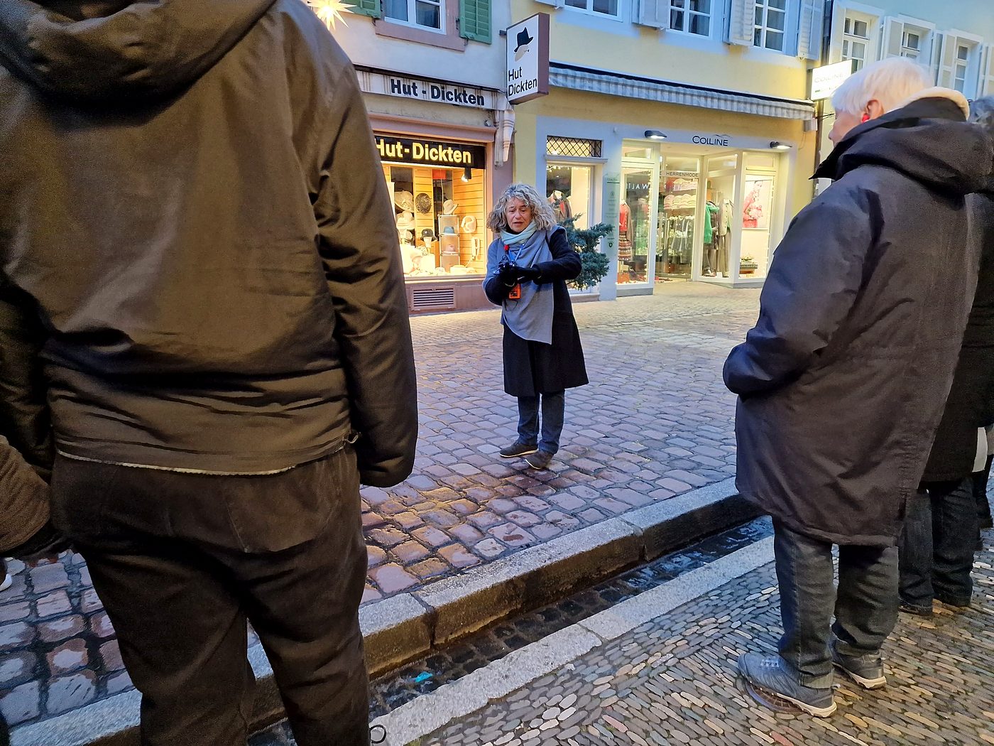 Vittoria Calafati with a group in Freiburg's old town