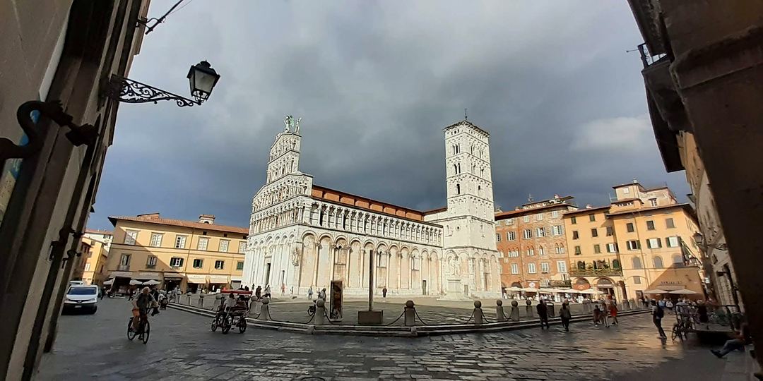 Lucca, Piazza San Michele